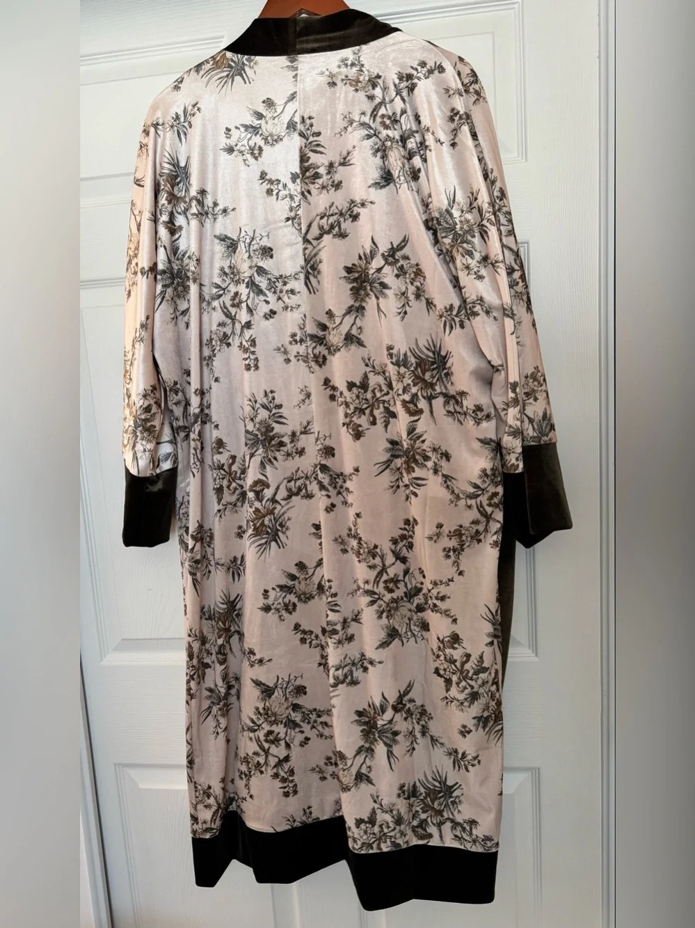 Joyfolie 3-Piece Satin Floral Pajama Set & Velvet Trim Robe | XS